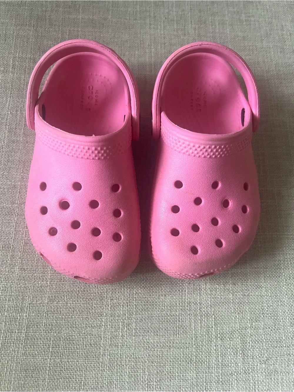 CROCS Kids Girls Pink logo mule Clogs w/strap, size 8